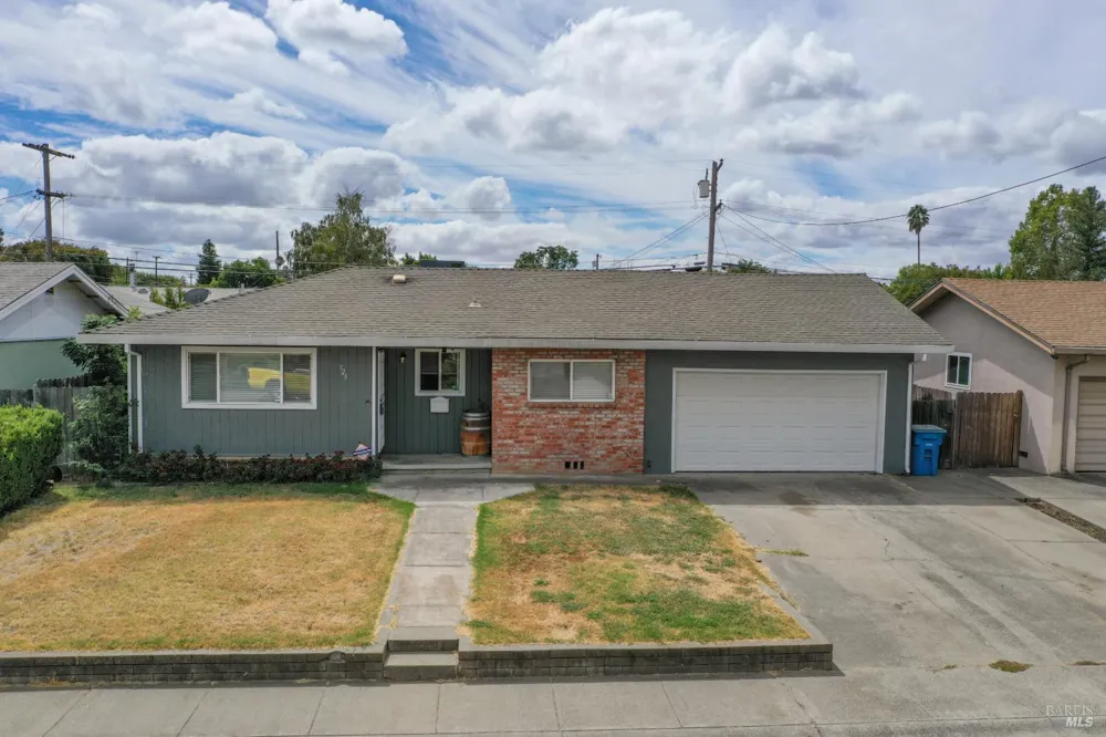 525 Sierra Drive Dixon, CA 95620