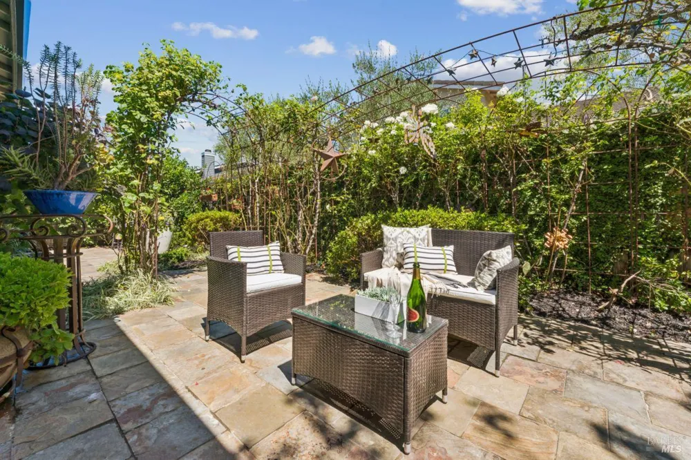 58 Skipping Rock Way Napa, CA 94558