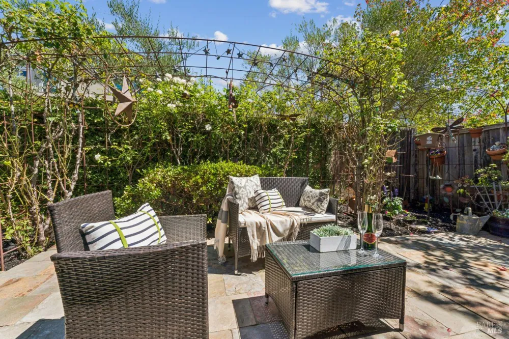 58 Skipping Rock Way Napa, CA 94558