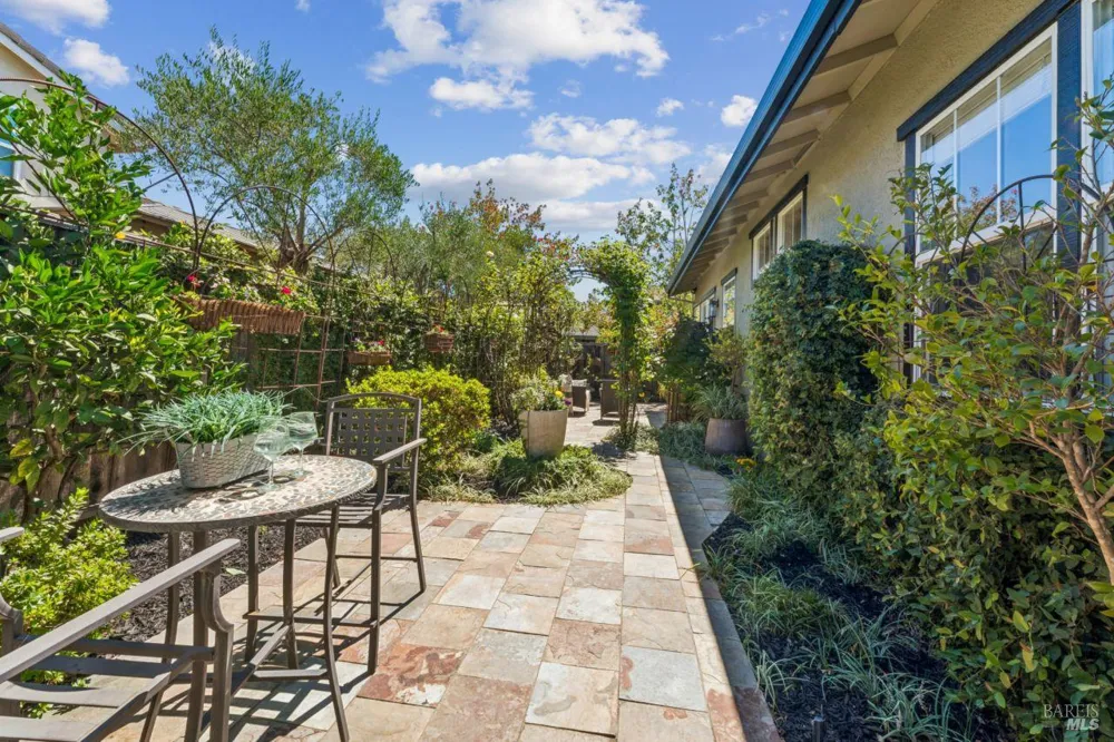 58 Skipping Rock Way Napa, CA 94558