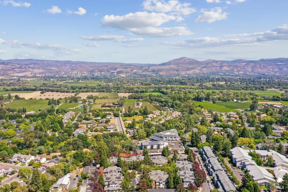 58 Skipping Rock Way Napa, CA 94558