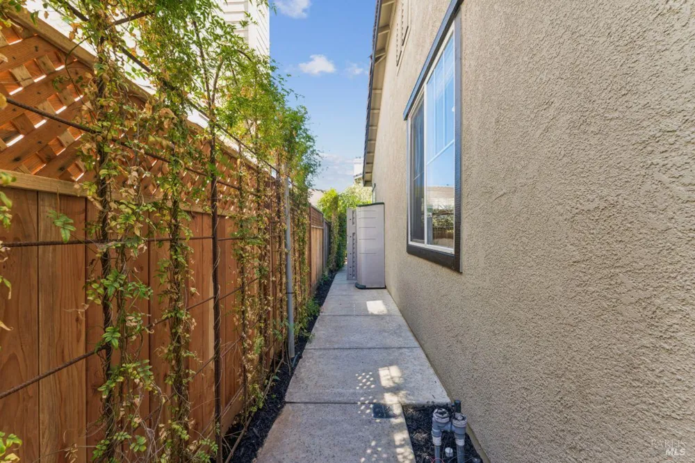 58 Skipping Rock Way Napa, CA 94558
