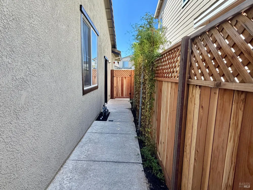 58 Skipping Rock Way Napa, CA 94558