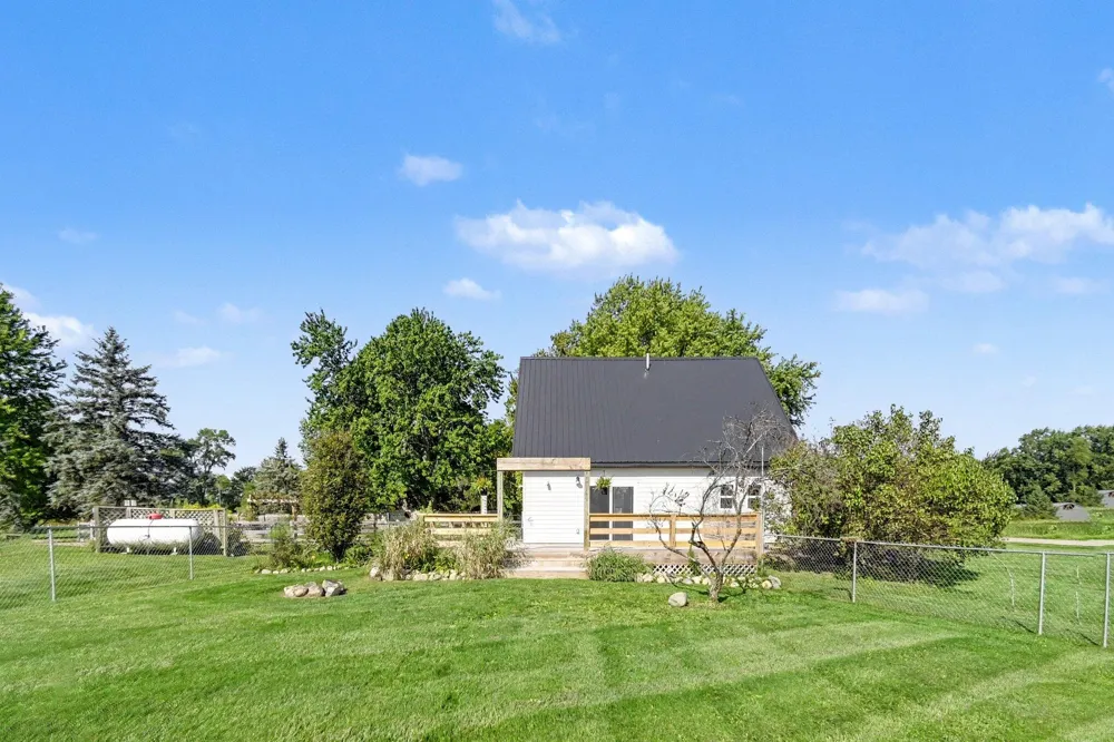 5495 Toles Road Mason, MI 48854