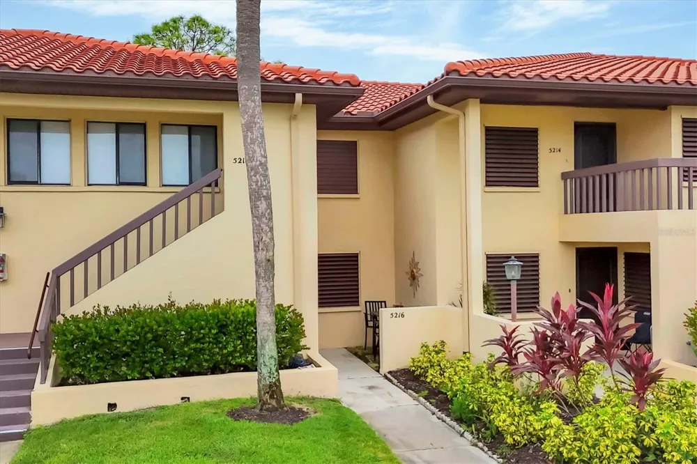 5216 LAKE VILLAGE DRIVE #71 Sarasota, FL 34235