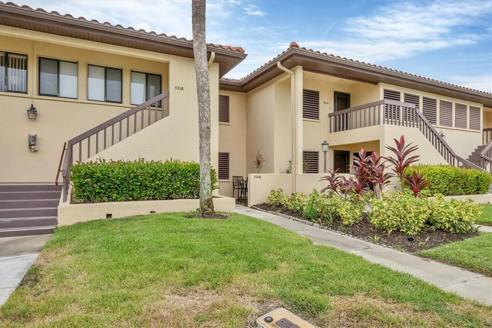 5216 LAKE VILLAGE DRIVE #71 Sarasota, FL 34235