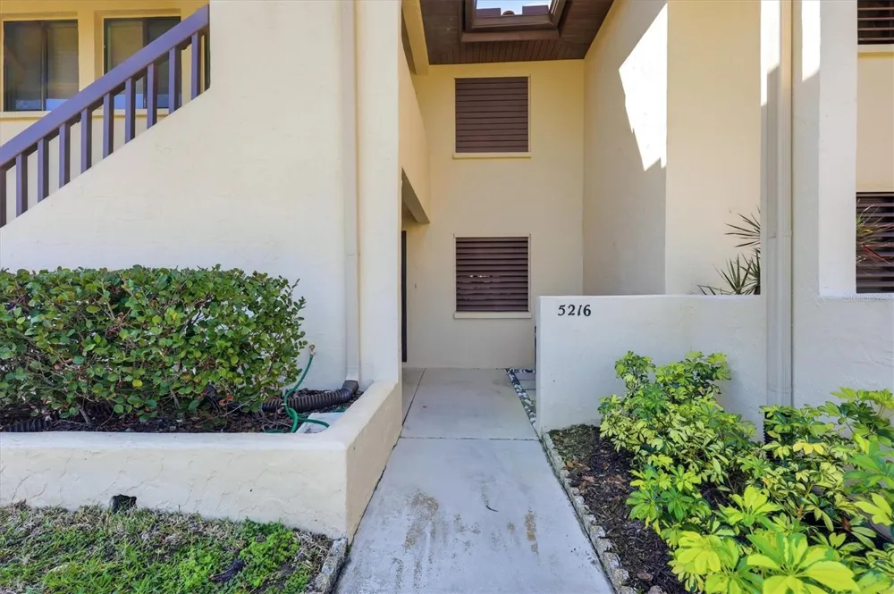 5216 LAKE VILLAGE DRIVE #71 Sarasota, FL 34235