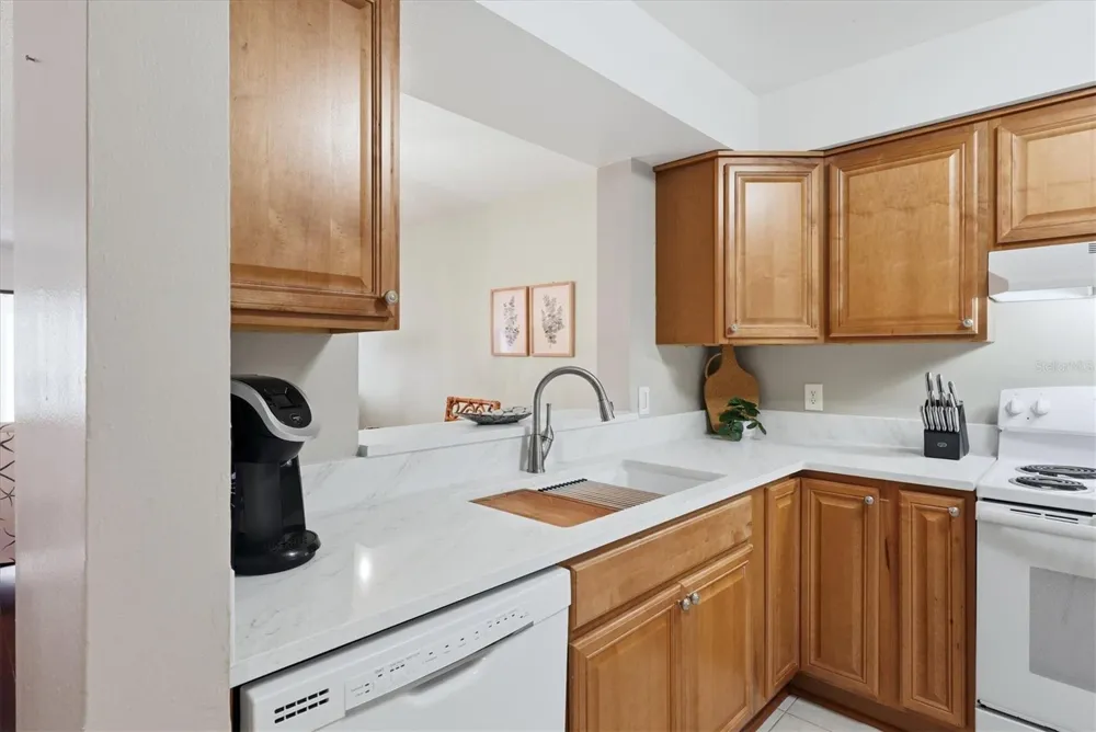 5216 LAKE VILLAGE DRIVE #71 Sarasota, FL 34235