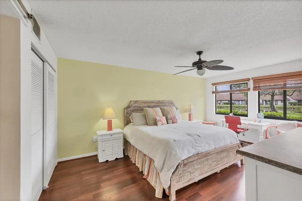 5216 LAKE VILLAGE DRIVE #71 Sarasota, FL 34235
