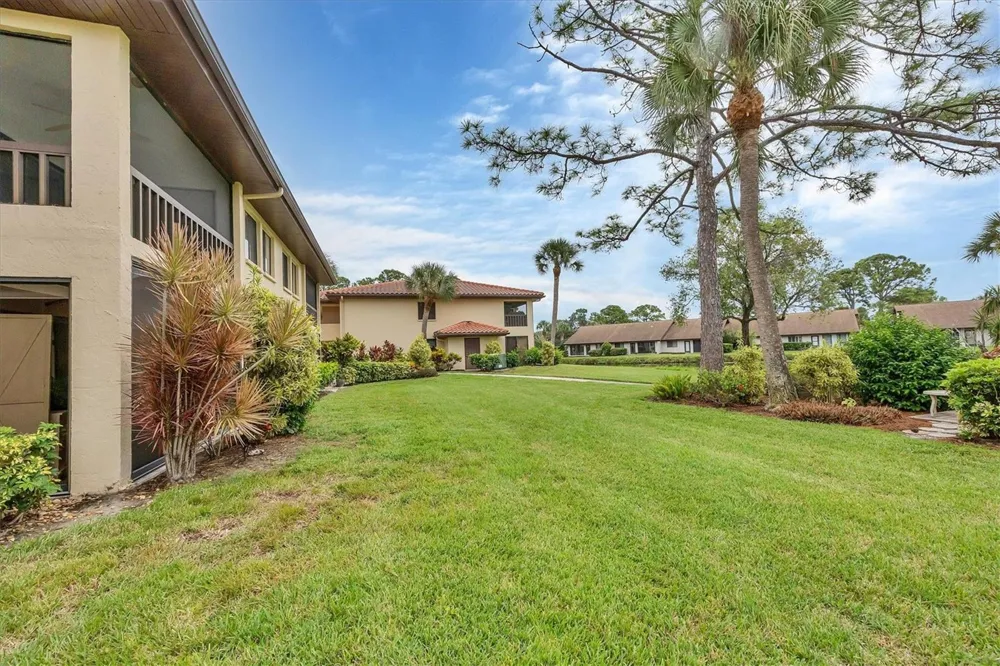 5216 LAKE VILLAGE DRIVE #71 Sarasota, FL 34235