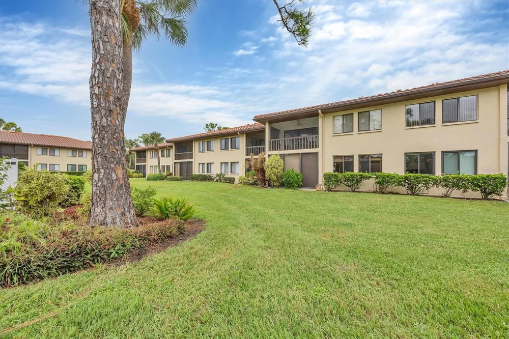 5216 LAKE VILLAGE DRIVE #71 Sarasota, FL 34235