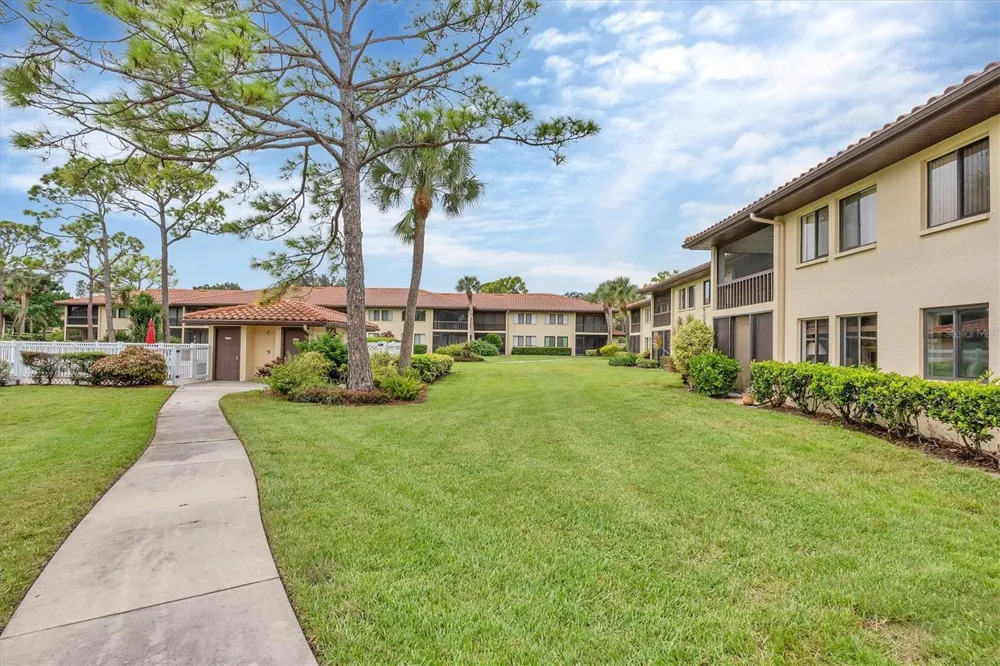 5216 LAKE VILLAGE DRIVE #71 Sarasota, FL 34235