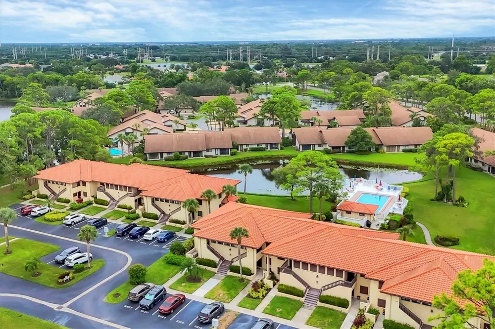 5216 LAKE VILLAGE DRIVE #71 Sarasota, FL 34235