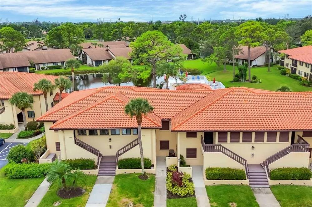 5216 LAKE VILLAGE DRIVE #71 Sarasota, FL 34235