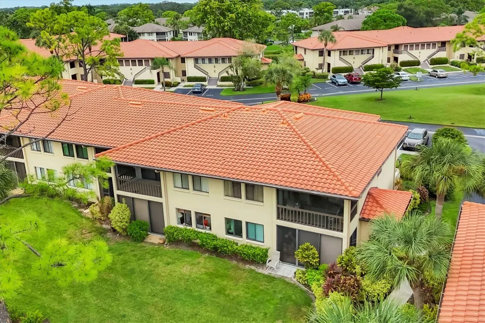 5216 LAKE VILLAGE DRIVE #71 Sarasota, FL 34235