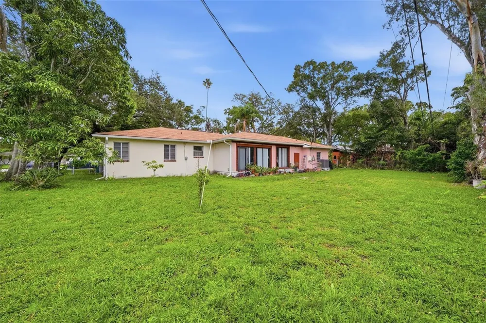 500 W DAVIS BOULEVARD Tampa, FL 33606