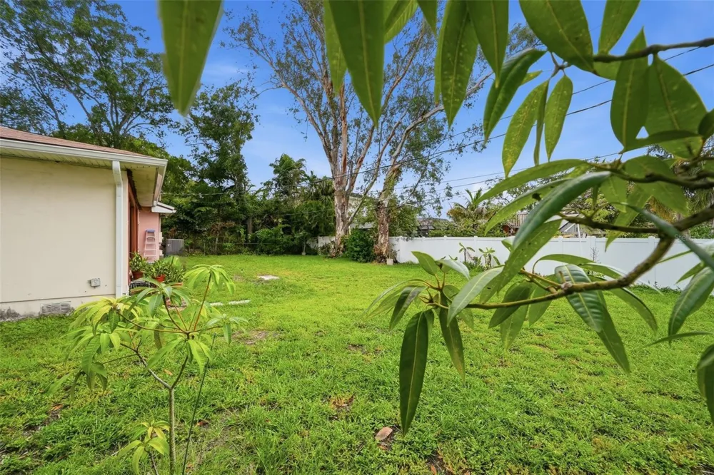 500 W DAVIS BOULEVARD Tampa, FL 33606
