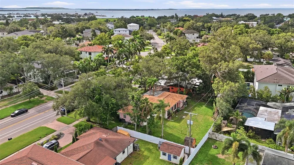 500 W DAVIS BOULEVARD Tampa, FL 33606