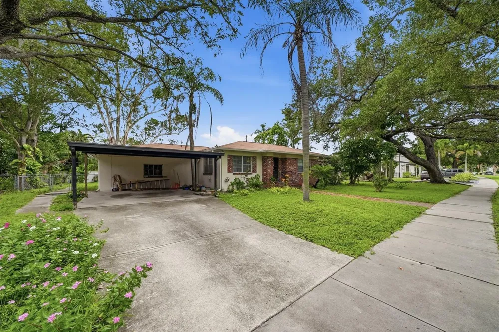 500 W DAVIS BOULEVARD Tampa, FL 33606