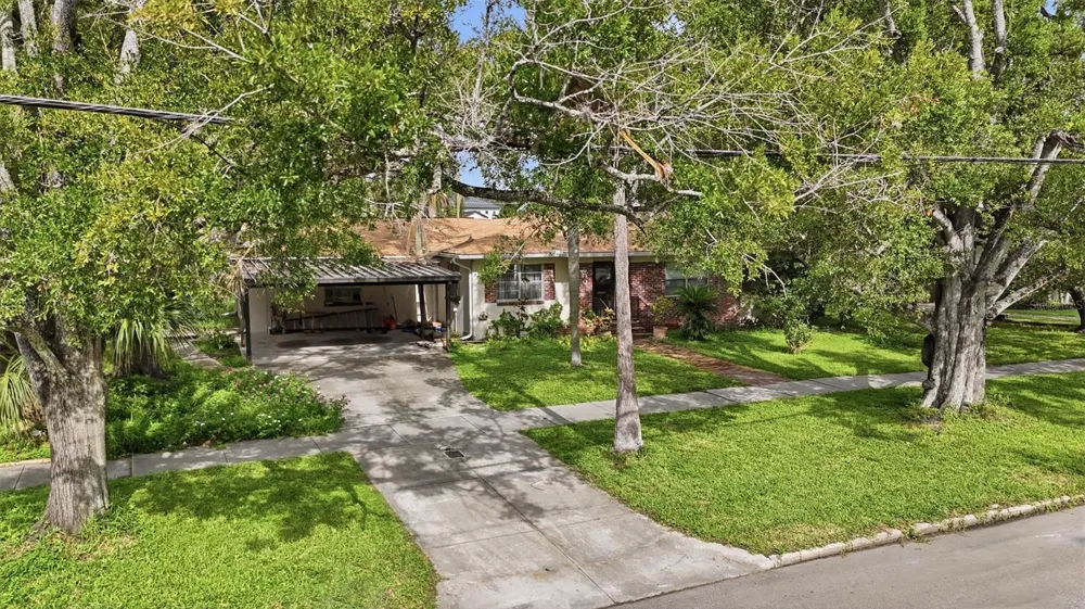 500 W DAVIS BOULEVARD Tampa, FL 33606