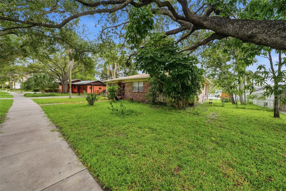 500 W DAVIS BOULEVARD Tampa, FL 33606
