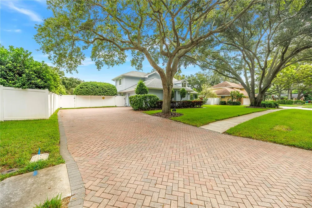12383 WINDTREE BOULEVARD Seminole, FL 33772