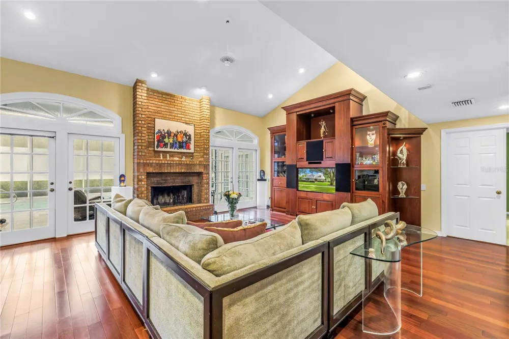 12383 WINDTREE BOULEVARD Seminole, FL 33772