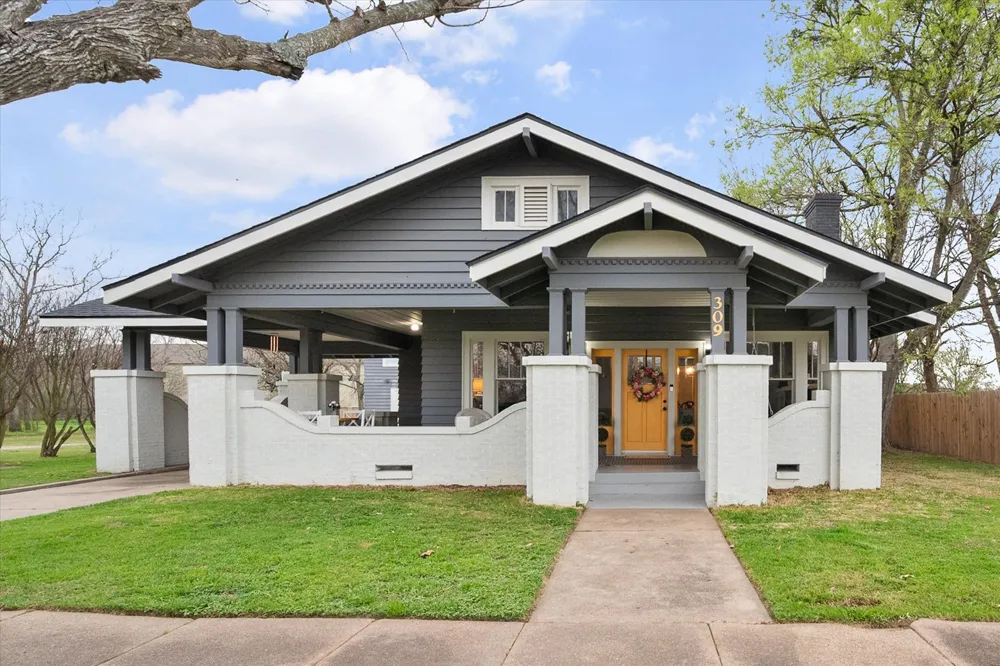 309 S Avenue B Wortham, TX 76693