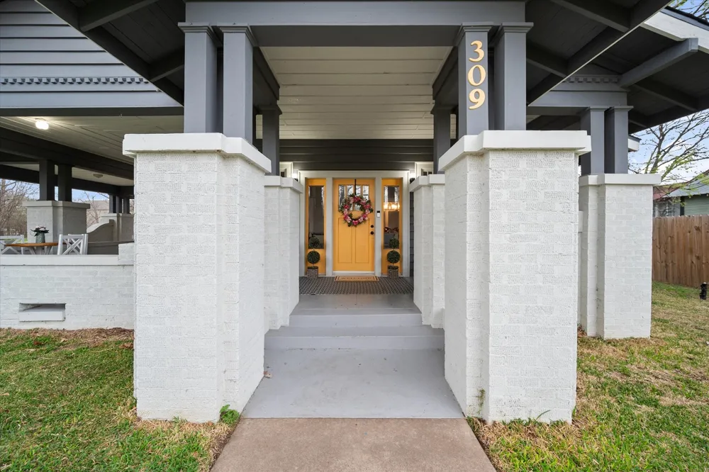 309 S Avenue B Wortham, TX 76693