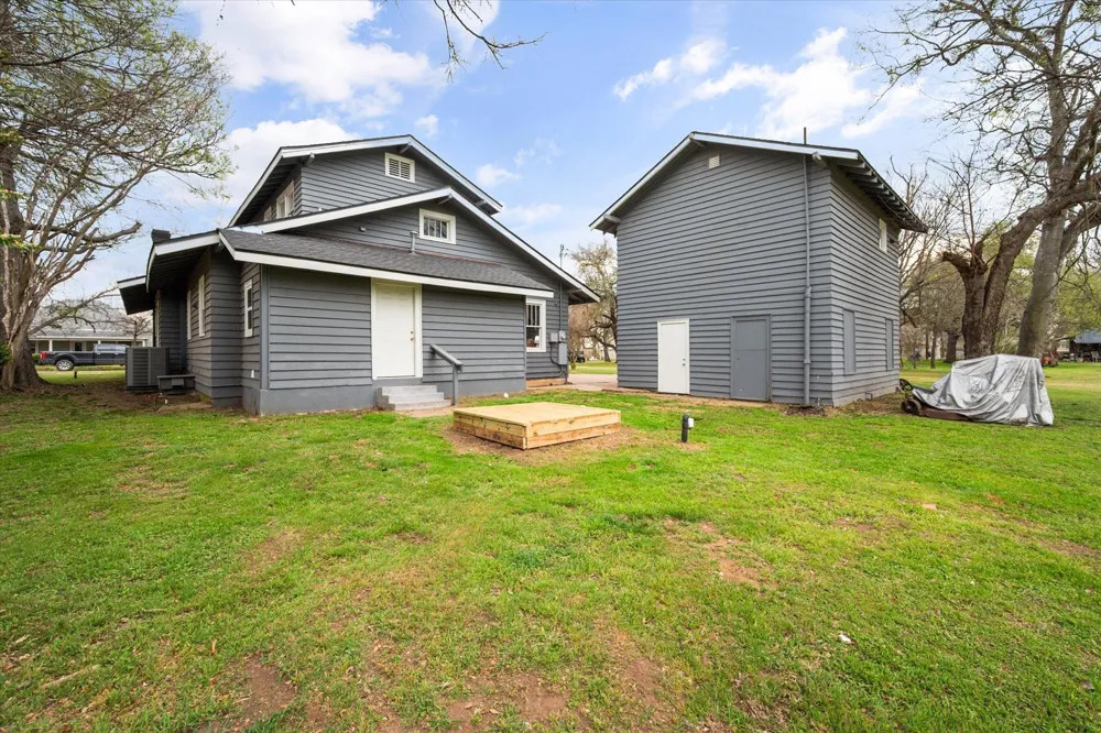309 S Avenue B Wortham, TX 76693