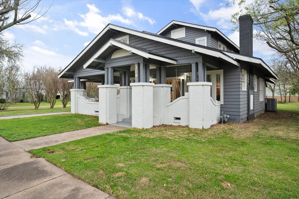 309 S Avenue B Wortham, TX 76693