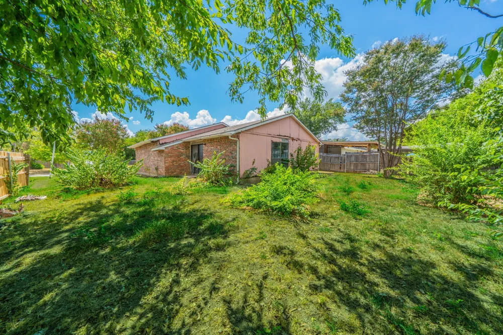 2031 Sharpshire Lane Arlington, TX 76014