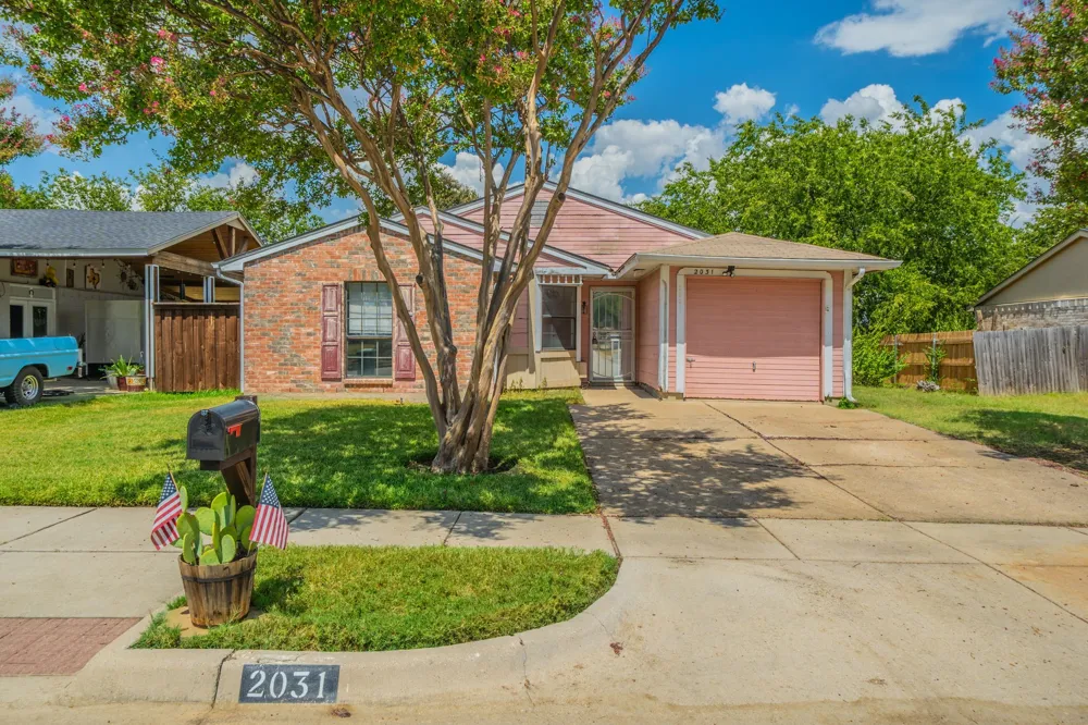 2031 Sharpshire Lane Arlington, TX 76014