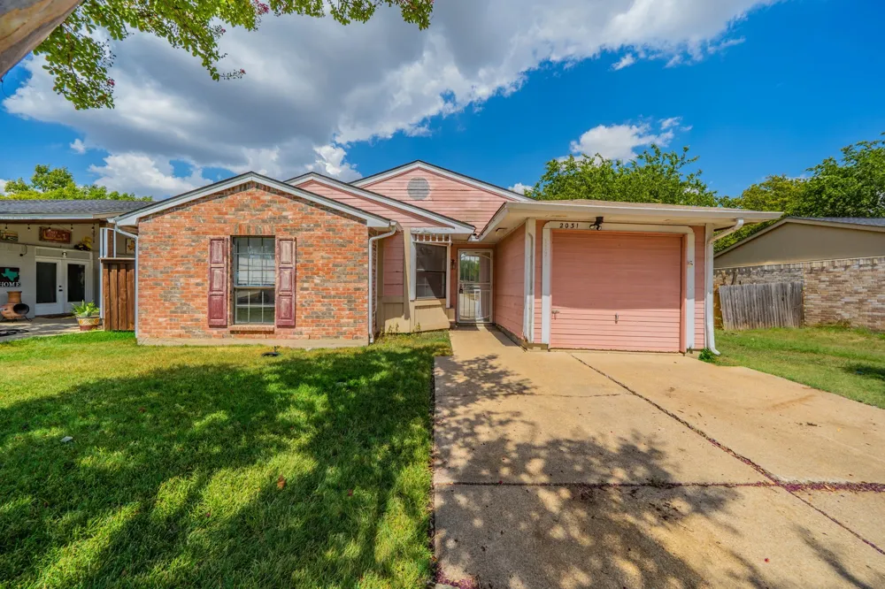 2031 Sharpshire Lane Arlington, TX 76014