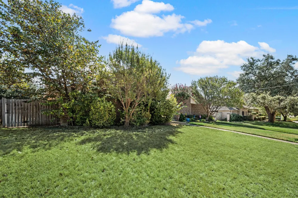 16408 Lauder Lane Dallas, TX 75248