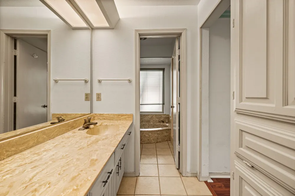 16408 Lauder Lane Dallas, TX 75248