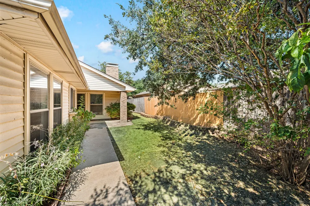 16408 Lauder Lane Dallas, TX 75248