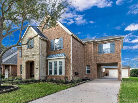 8310 Crescent Knolls Drive