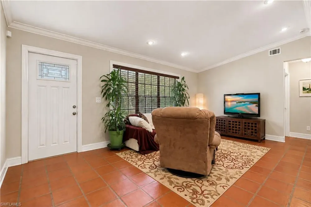 4561 1st Avenue SW Naples, FL 34119