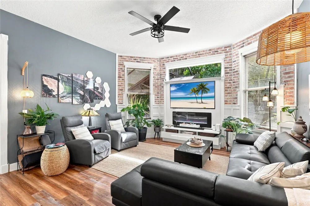 5301 ANTHONY LANE Sarasota, FL 34233