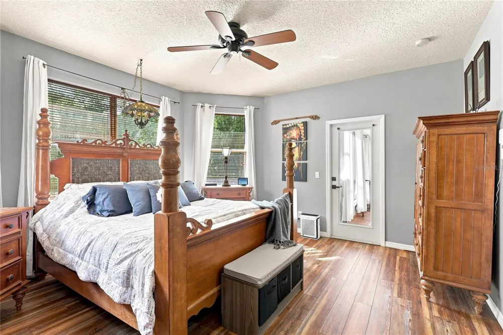 5301 ANTHONY LANE Sarasota, FL 34233