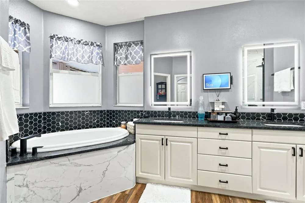 5301 ANTHONY LANE Sarasota, FL 34233