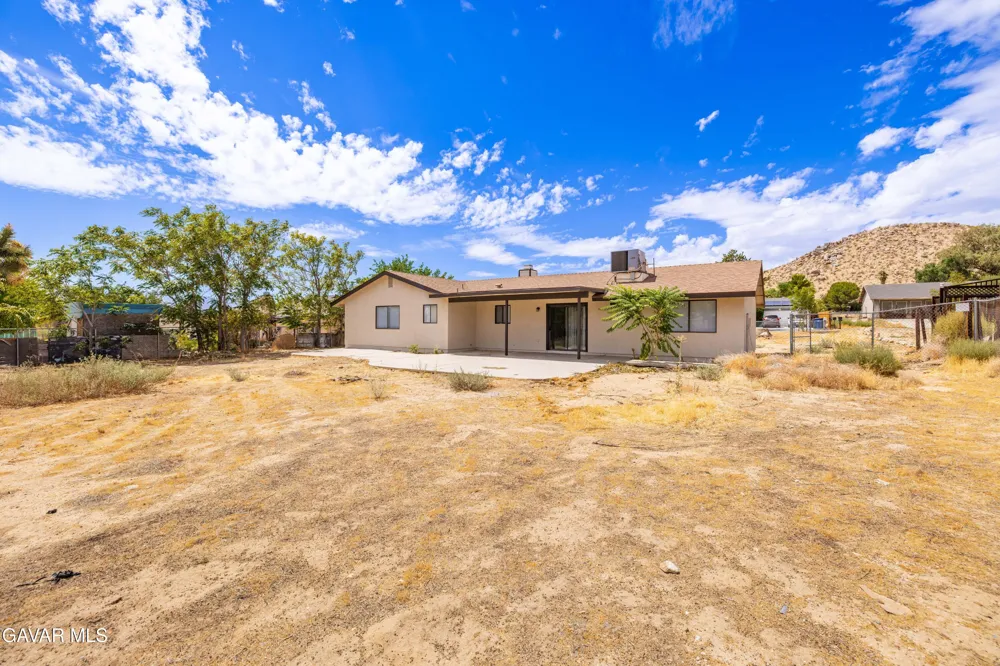 39514 E 167th Street Palmdale, CA 93591