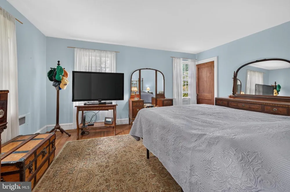 901 MAIN STREET Riverton, NJ 08077