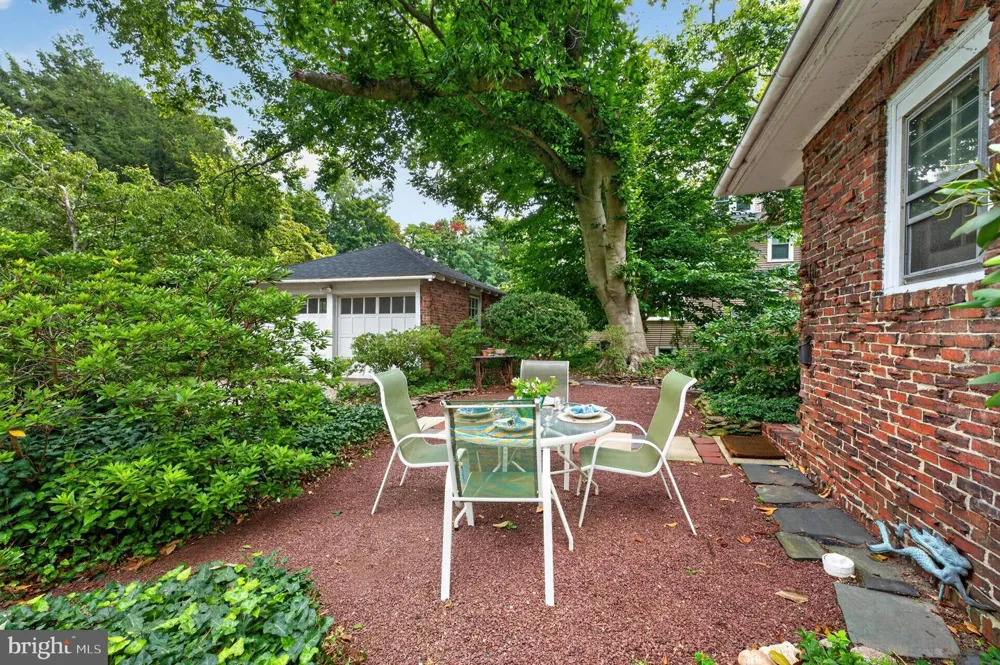 901 MAIN STREET Riverton, NJ 08077