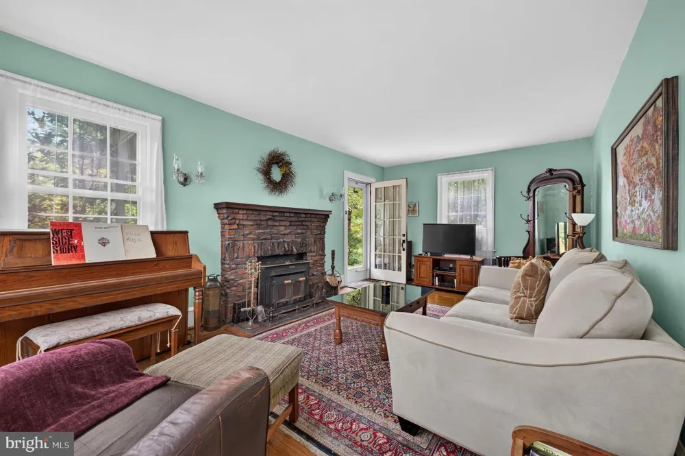 901 MAIN STREET Riverton, NJ 08077