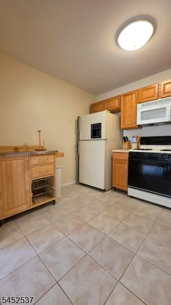 3 Druid Ln Hardyston, NJ 07419
