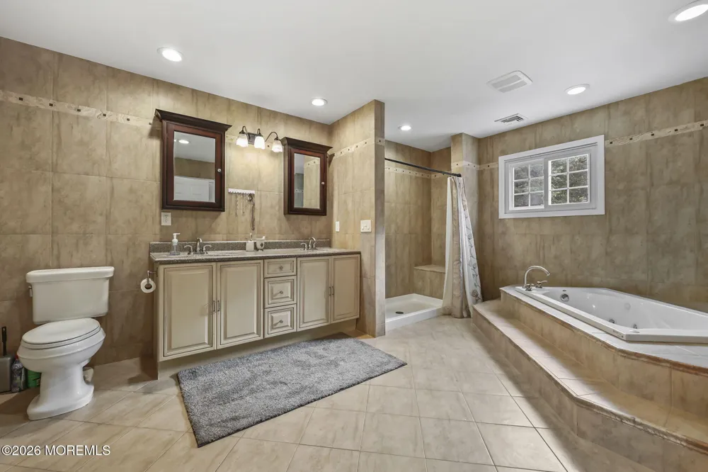 55 Hedgewood Road Howell, NJ 07731