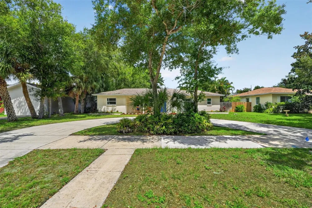 6505 1ST AVENUE St Petersburg, FL 33710