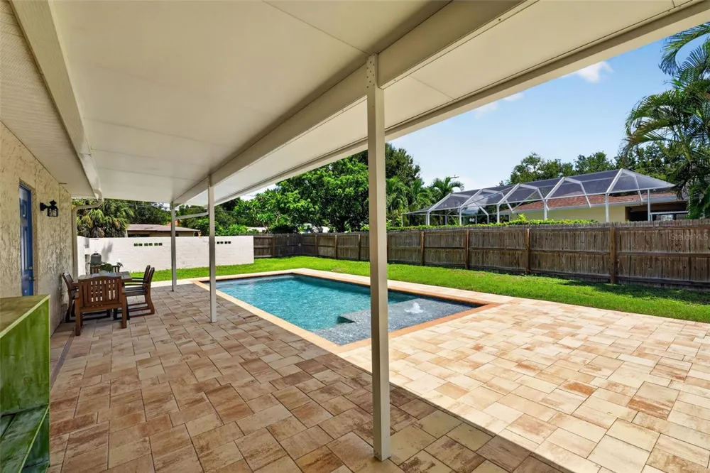 6505 1ST AVENUE St Petersburg, FL 33710